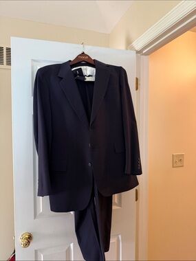 Men's Dark Navy Pinstripe Two-Piece Suit - Classic Tailored Fit